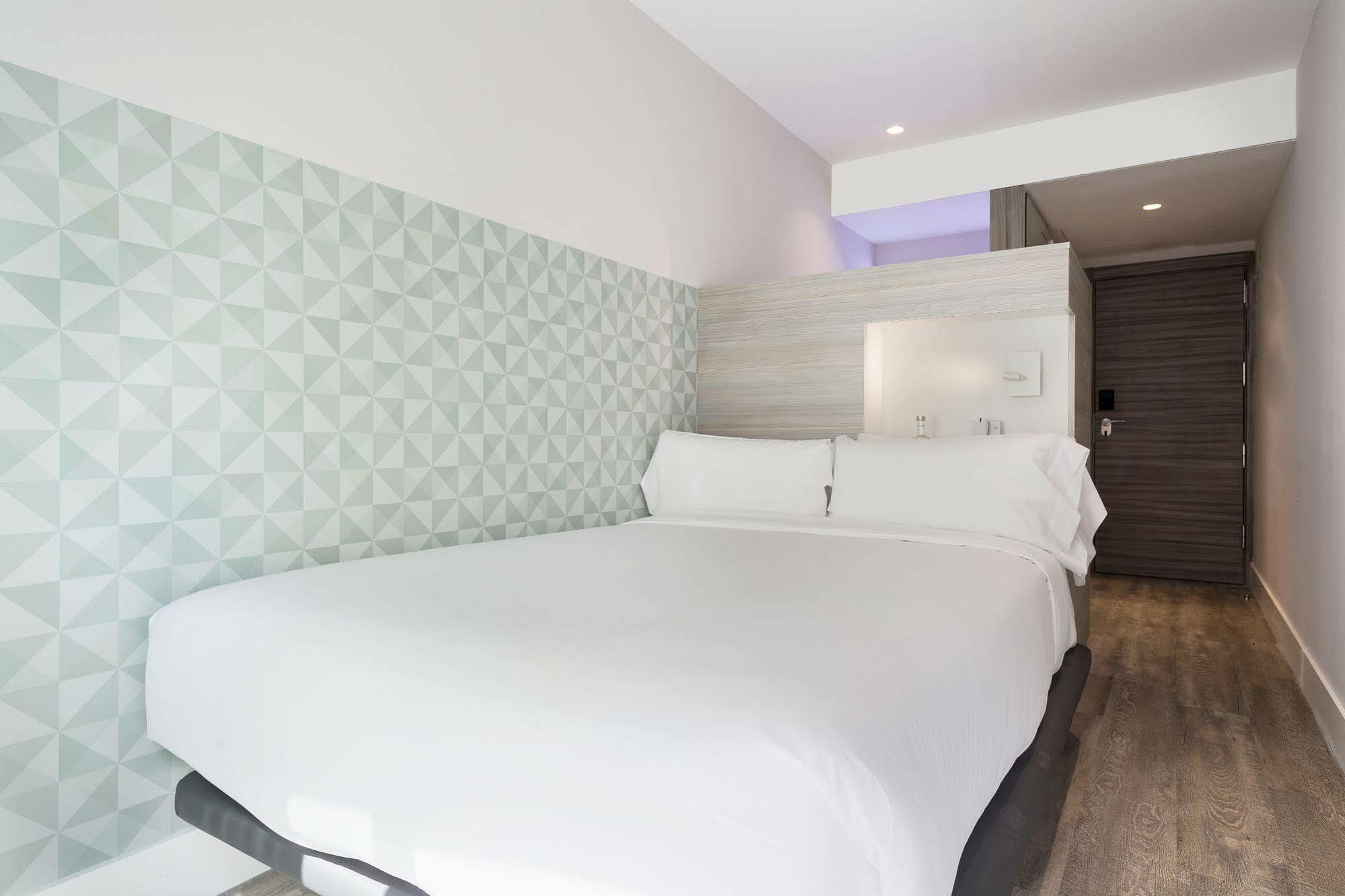 Niu Barcelona Hotel Екстериор снимка