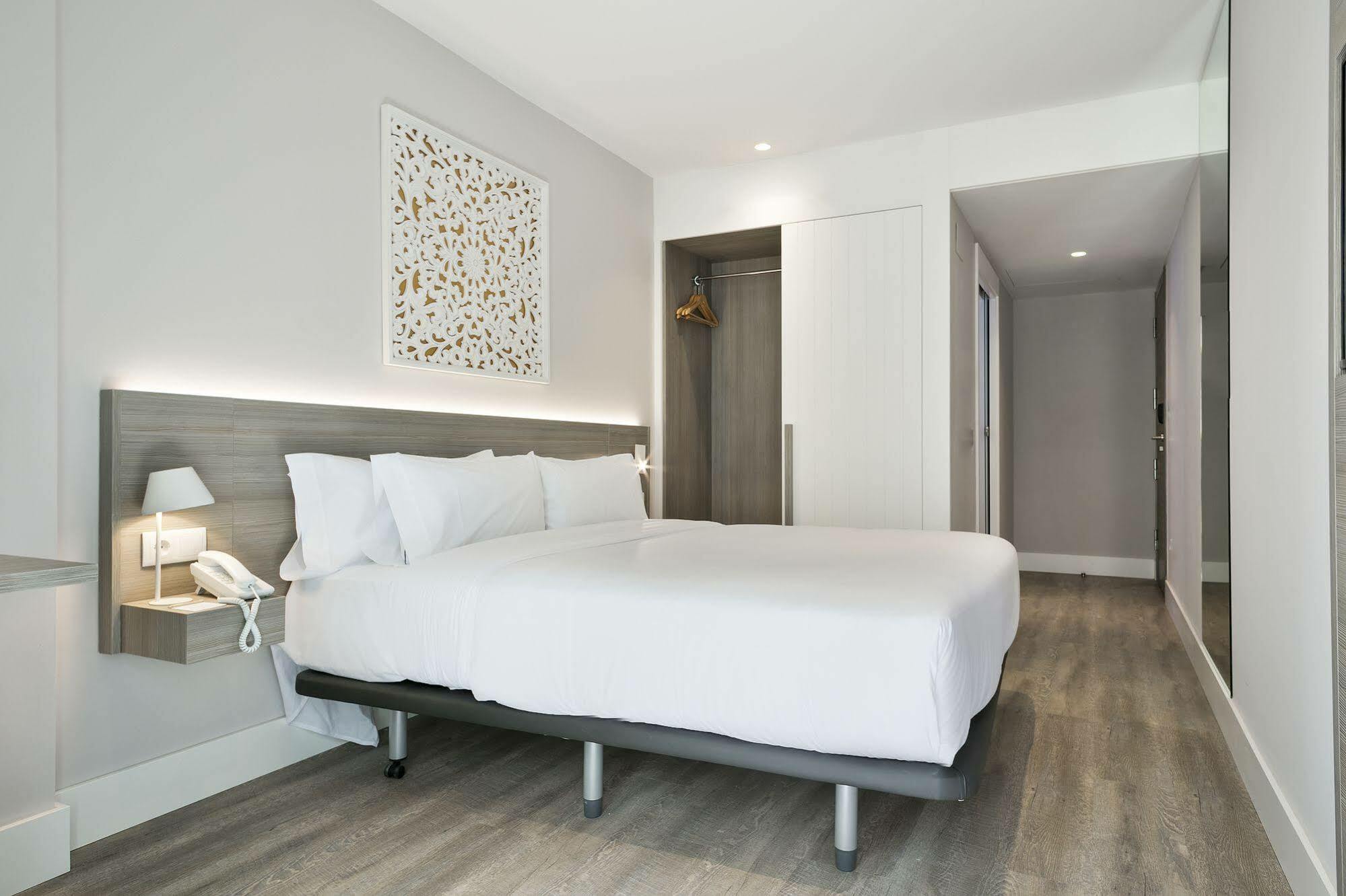 Niu Barcelona Hotel Екстериор снимка
